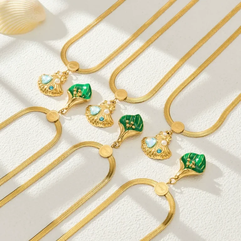 Elegant Green Leaf Pendant Necklace with Snake Chain-P103