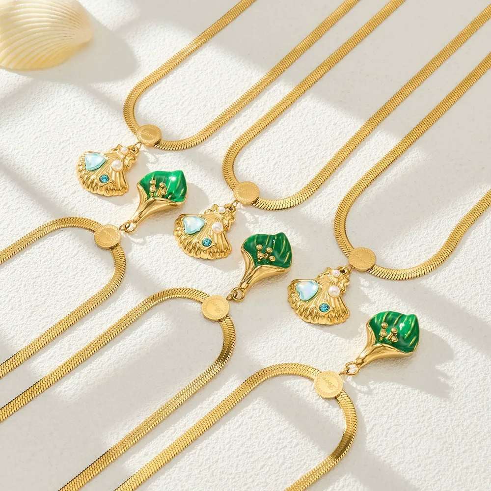 Elegant Green Leaf Pendant Necklace with Snake Chain-P103