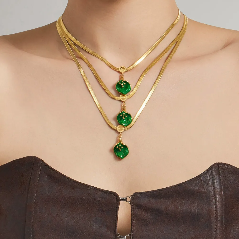 Elegant Green Leaf Pendant Necklace with Snake Chain-P103