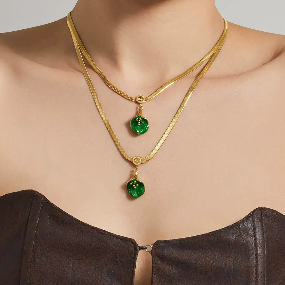 Elegant Green Leaf Pendant Necklace with Snake Chain-P103