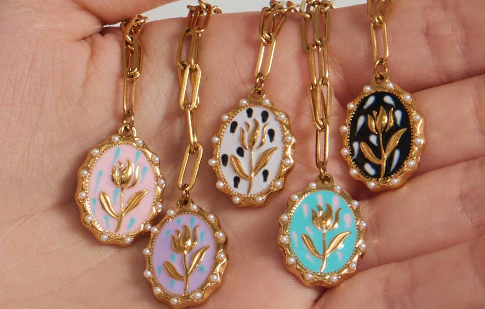 Stainless steel pendants collection