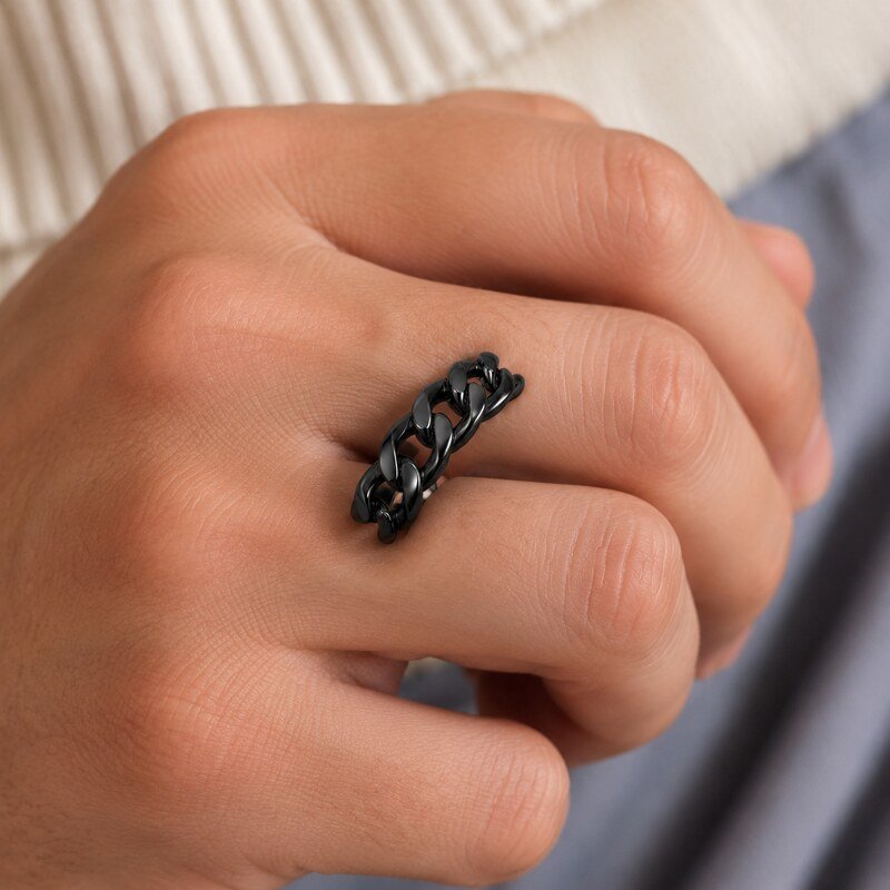 Unisex Black Chain Link Ring - on hand view