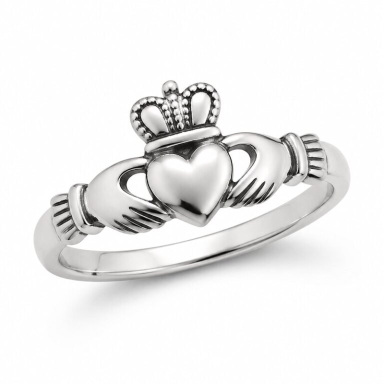 Women's Silver Claddagh Ring - main view