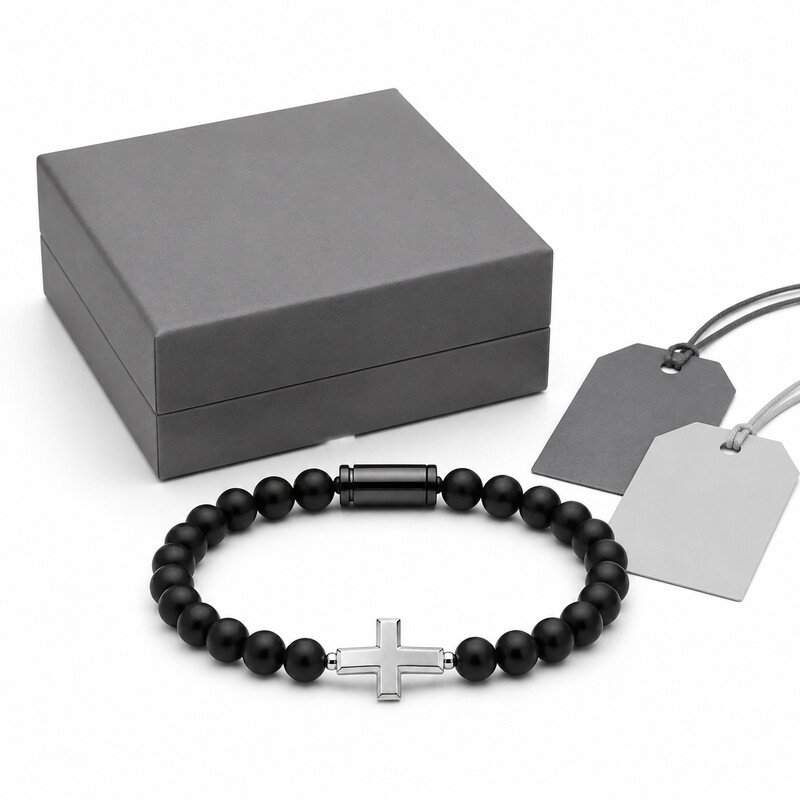 Skull curb chain bracelet 45 degree view