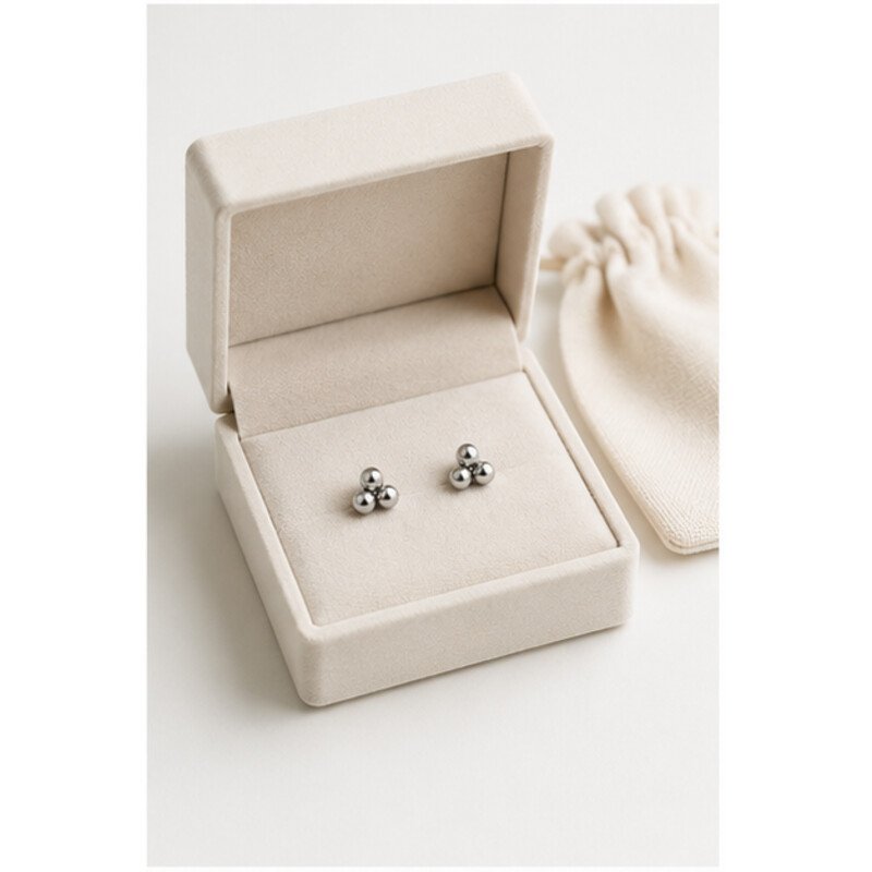surgical steel cartilage earrings - packaging view