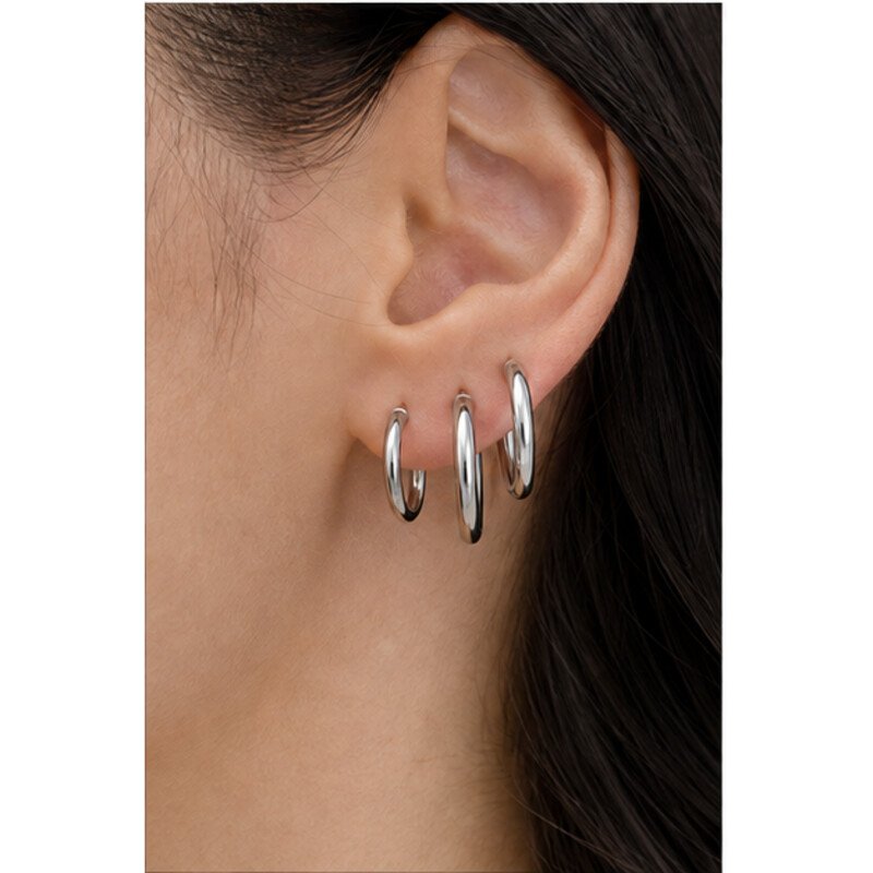 stainless steel hoop earrings set - model view