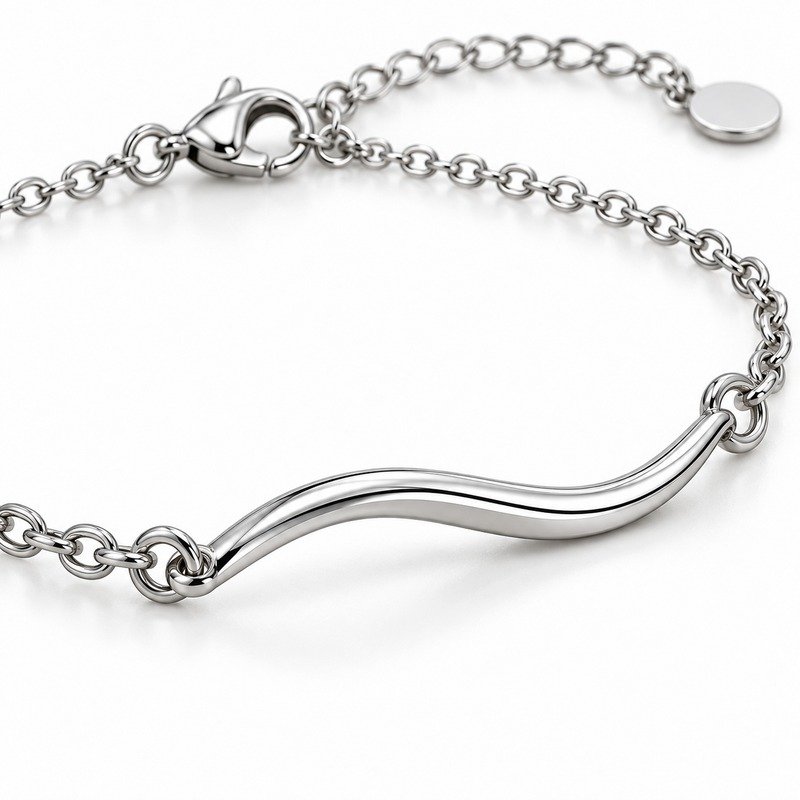 womens silver Stainless Steel wave necklace, material and craftsmanship close-up