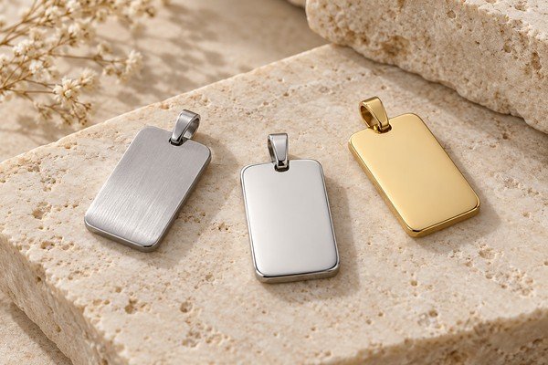 Plain rectangular pendant concepts in multiple finishes